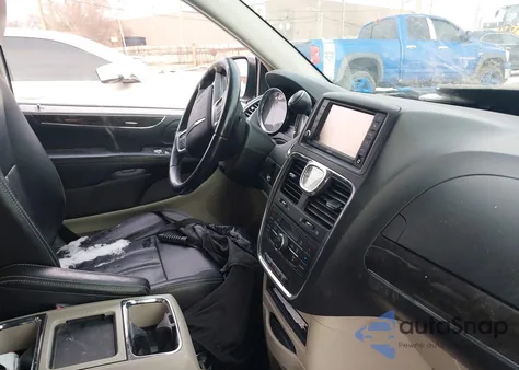 2013 Chrysler Town & Country Touring z USA, uszkodzony, nr VIN 2C4RC1BG7DR620791